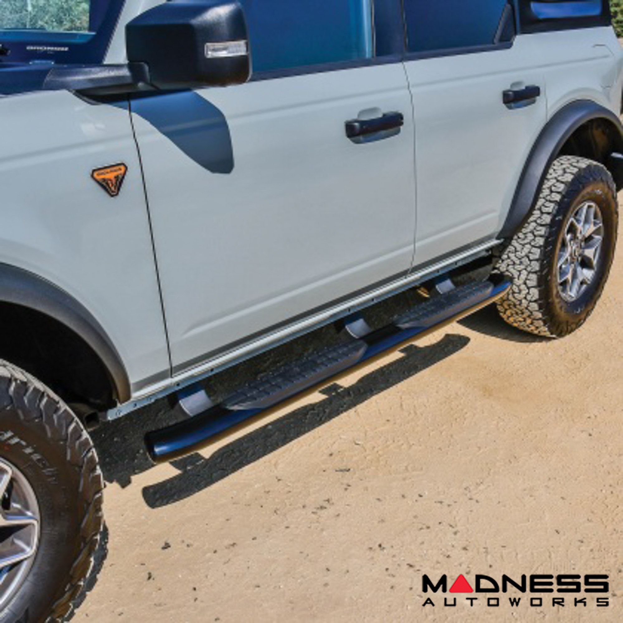 Ford Bronco Side Steps - 4-Door - PRO TRAXX 5" - Oval Nerf Step Bars - Textured Black - Westin 